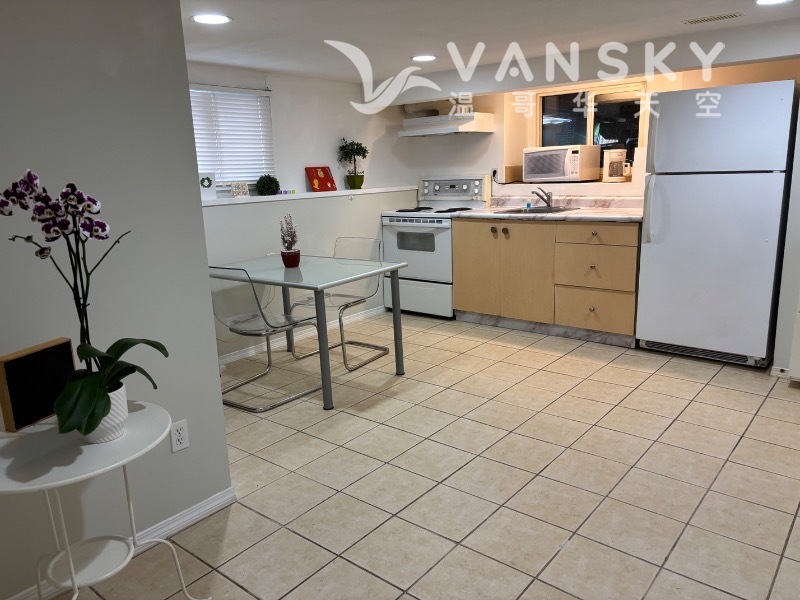 260314201447_kitchen 2.jpeg